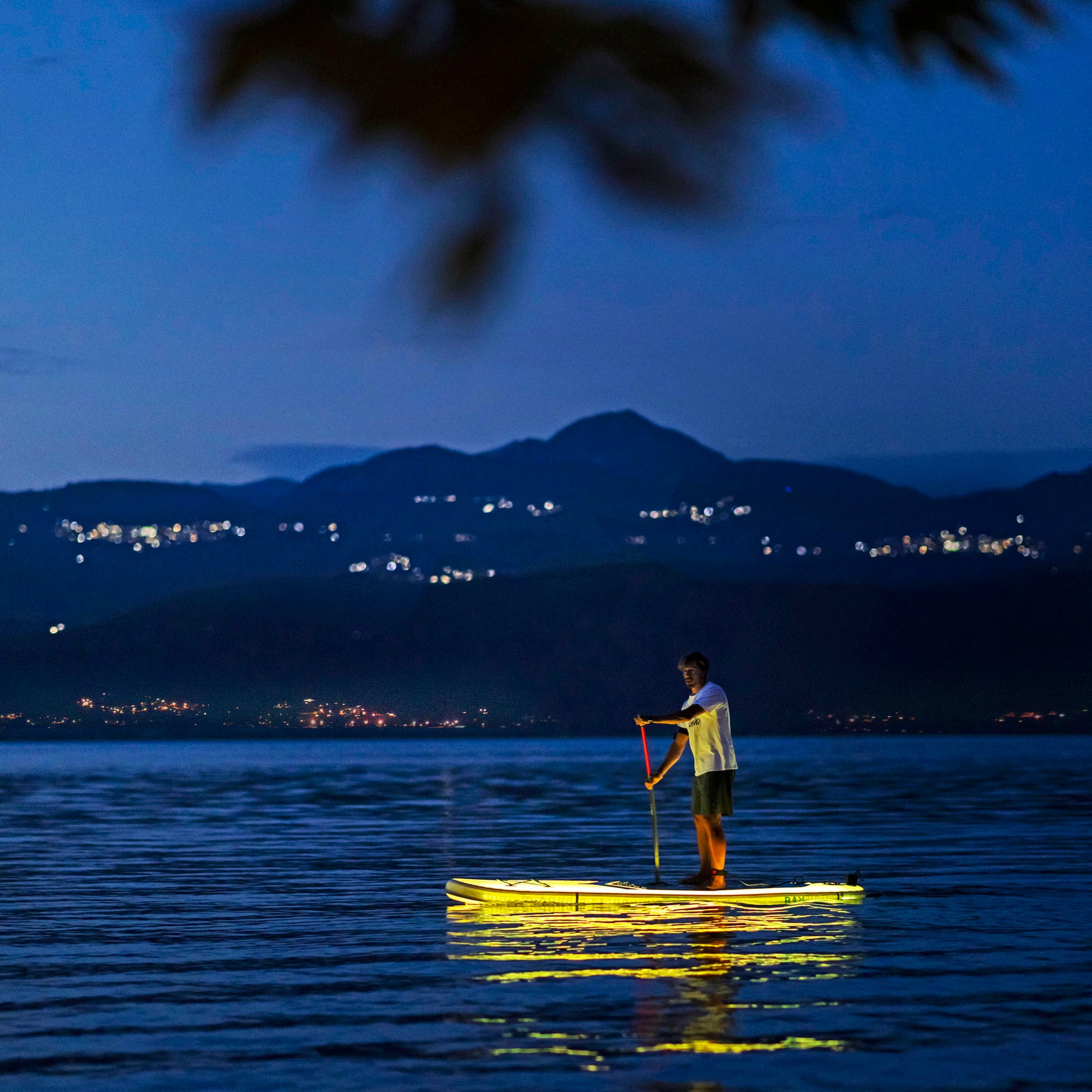 Ray 11'0" TPU Inflatable Paddleboard with Advanced Illumination System