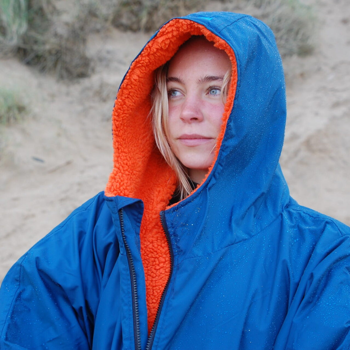Sola Adult Waterproof Changing Robe - Navy/Orange